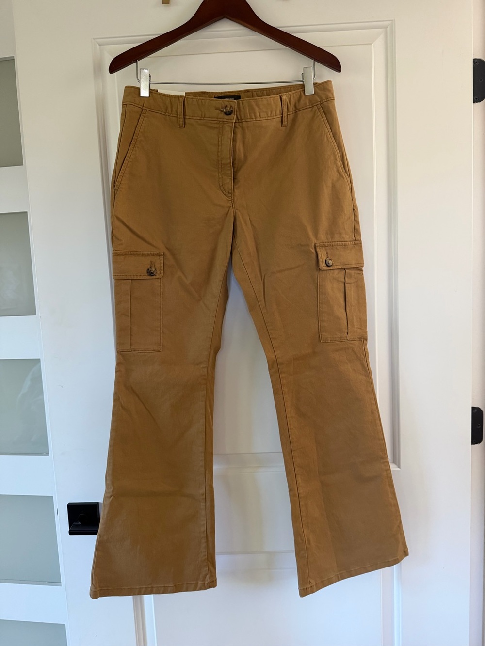 Banana Republic Factory authentic Chino cargo boot cut in Khaki